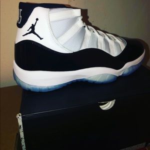 Air Jordan Retro 11 Concord